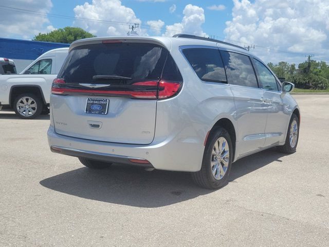 Used 2022 Chrysler Pacifica Touring-L AWD/4WD image 6