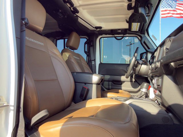 Used 2023 Jeep Gladiator Rubicon AWD/4WD image 16