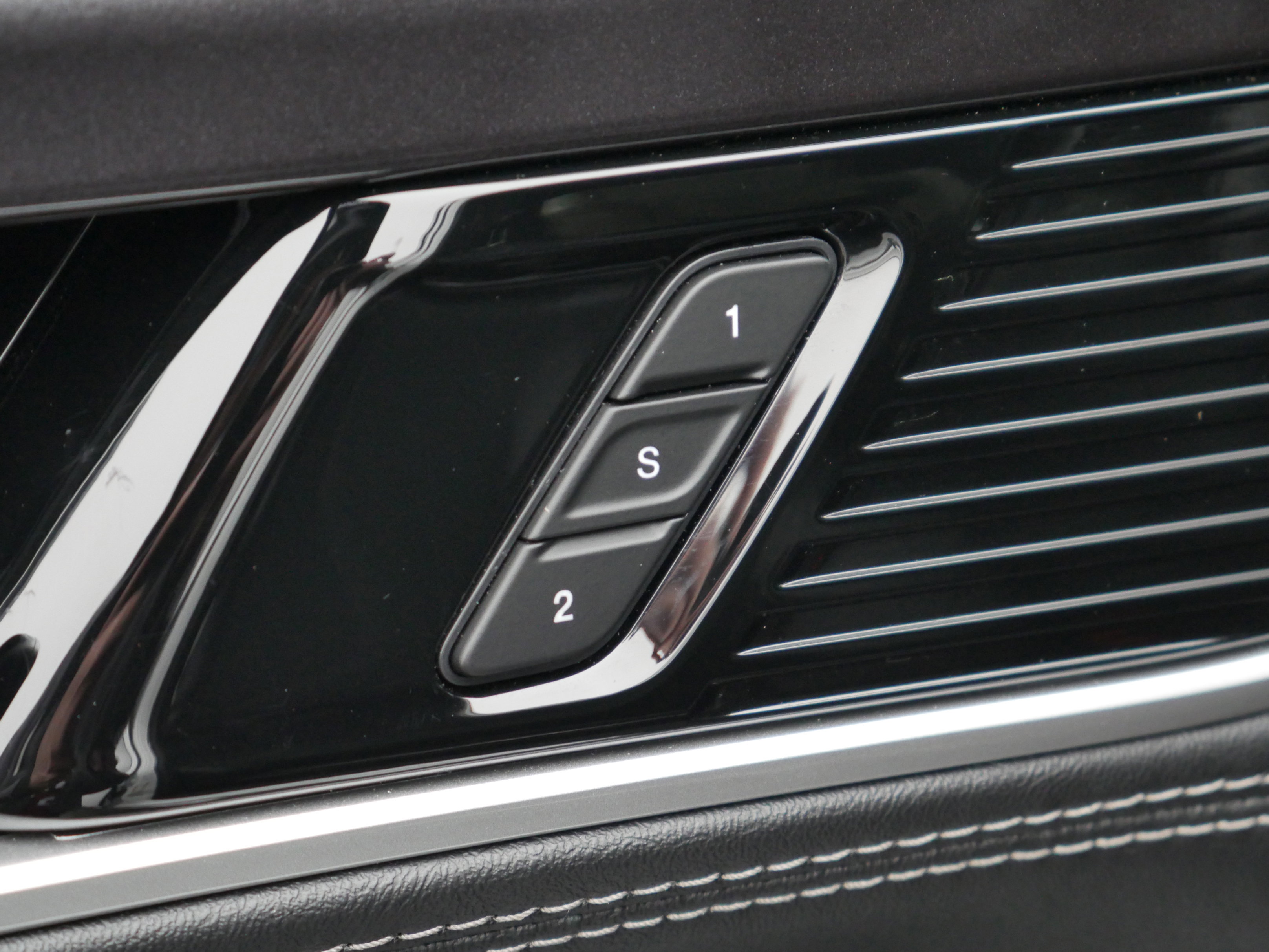 Used 2024 Jeep Wagoneer 4WD image 33