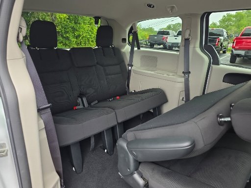 Used 2020 Dodge Grand Caravan SE w/ UConnect Hands-Free Group FWD image 17