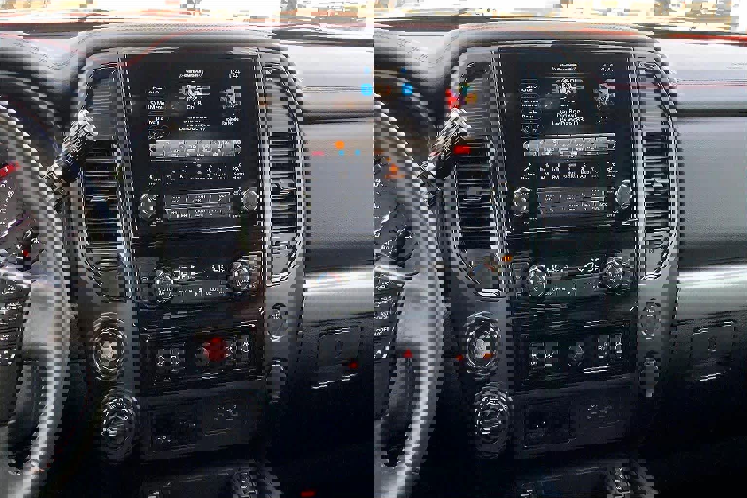 Used 2022 Nissan Titan PRO-4X w/ Pro-4x Convenience Package image 9