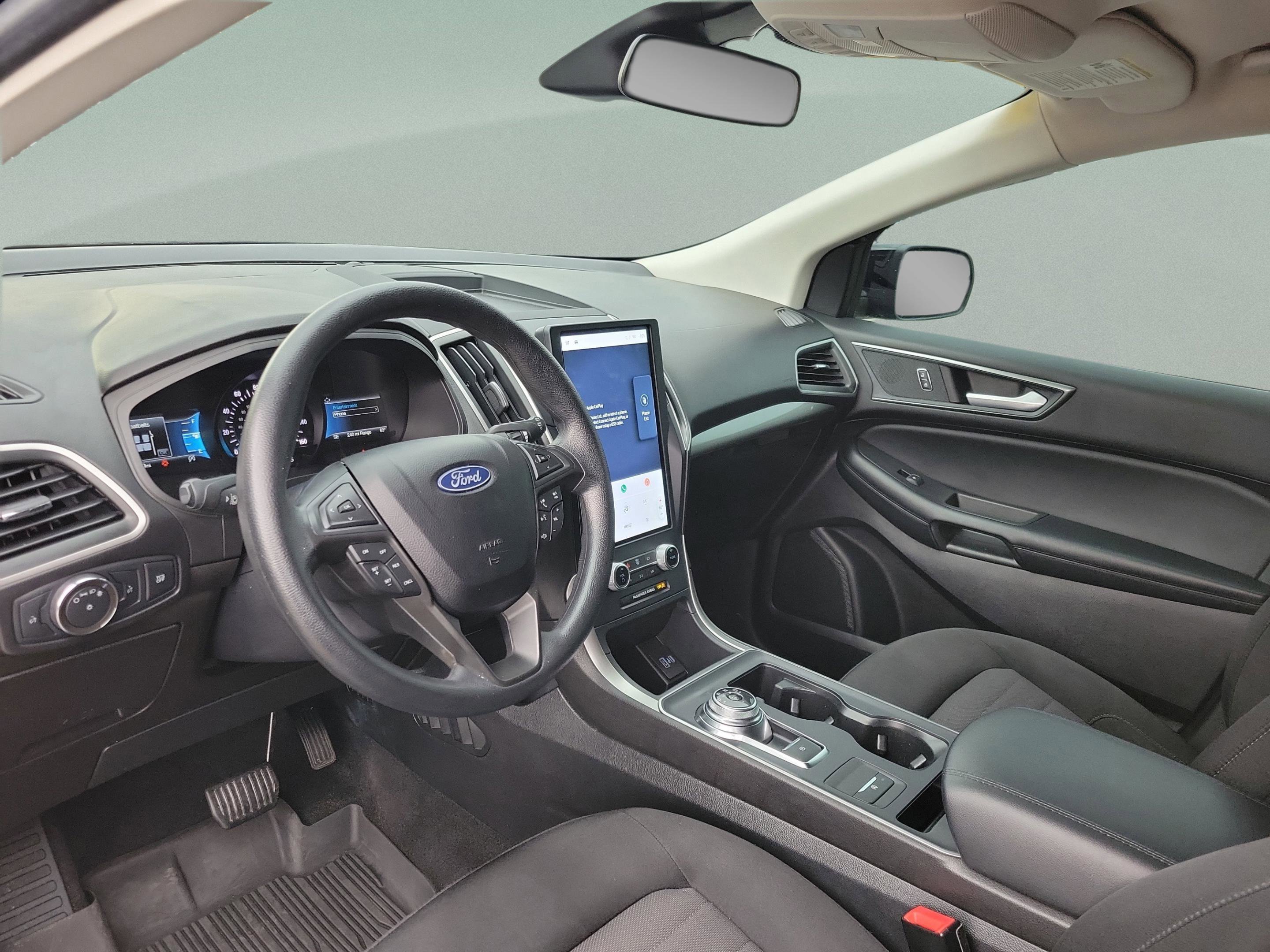 Certified 2022 Ford Edge SE w/ Black Appearance Package image 7