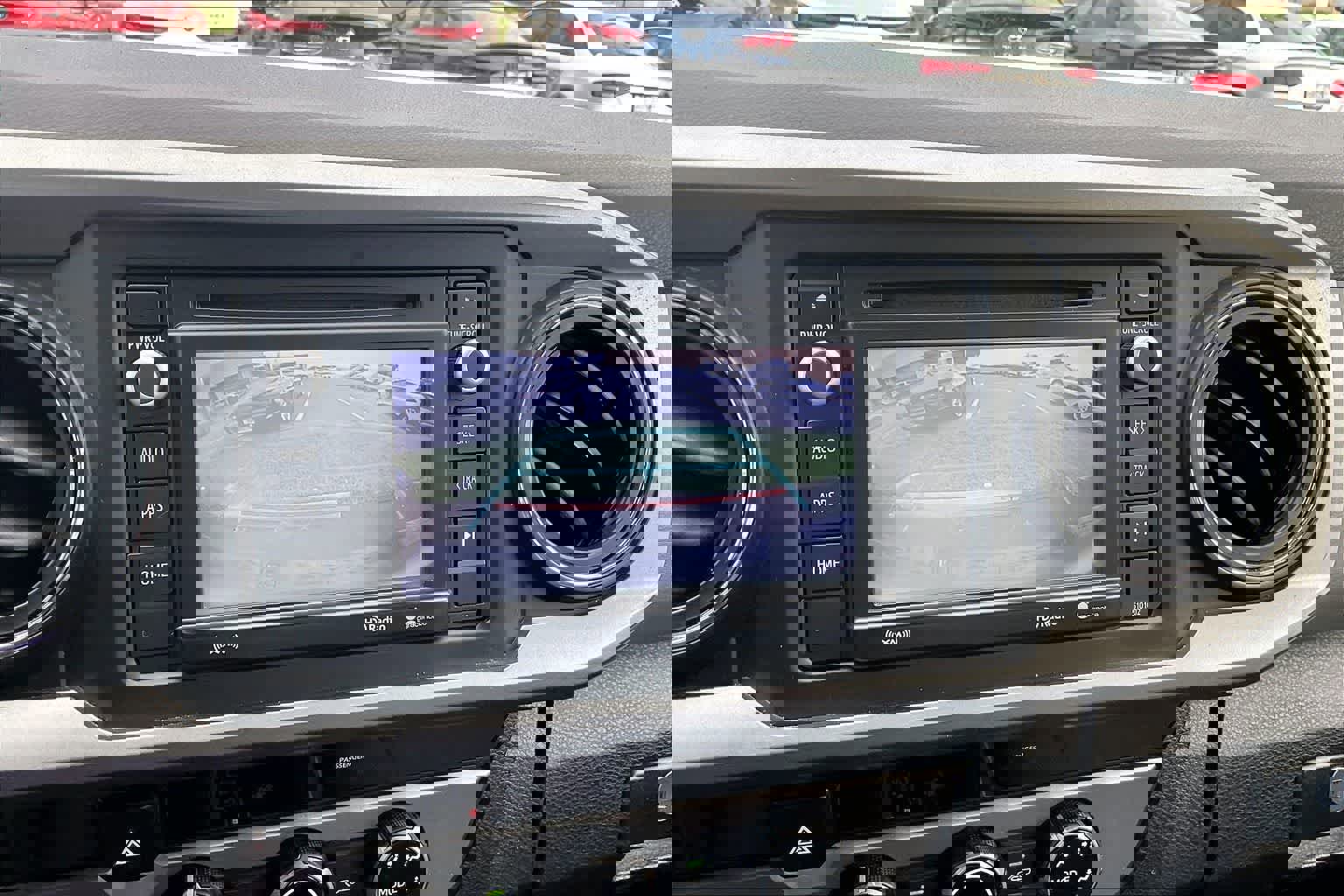 Used 2017 Toyota Tacoma SR5 RWD image 26