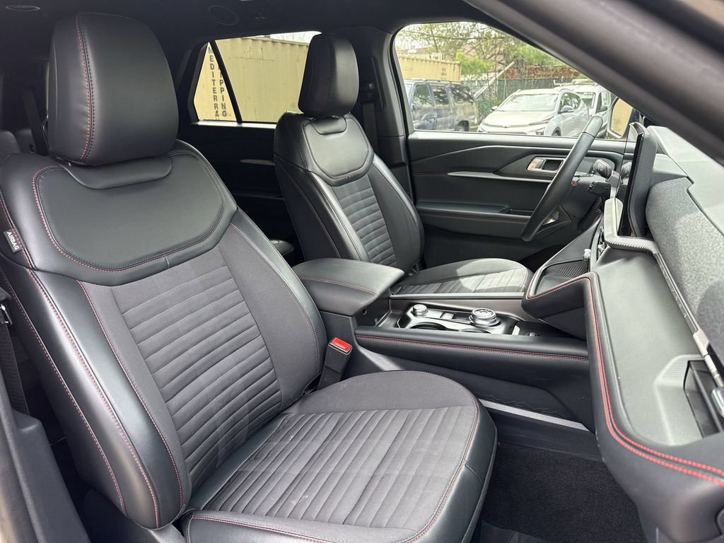 Certified 2025 Ford Explorer ST-Line AWD/4WD image 24