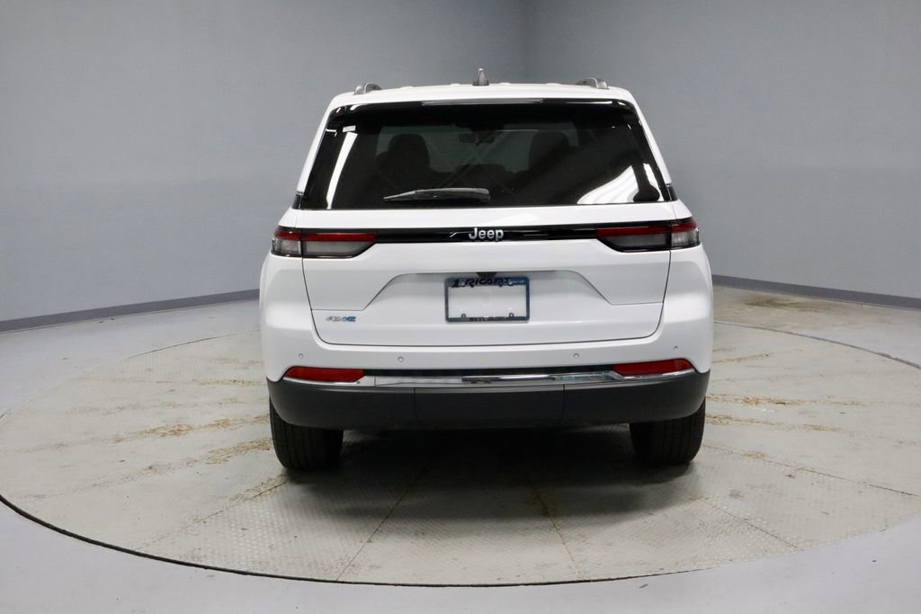 Used 2025 Jeep Grand Cherokee Limited 4xe AWD/4WD image 12