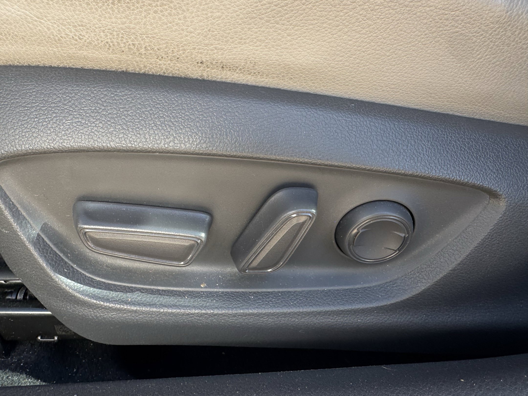 Used 2018 Toyota Camry SE FWD image 28
