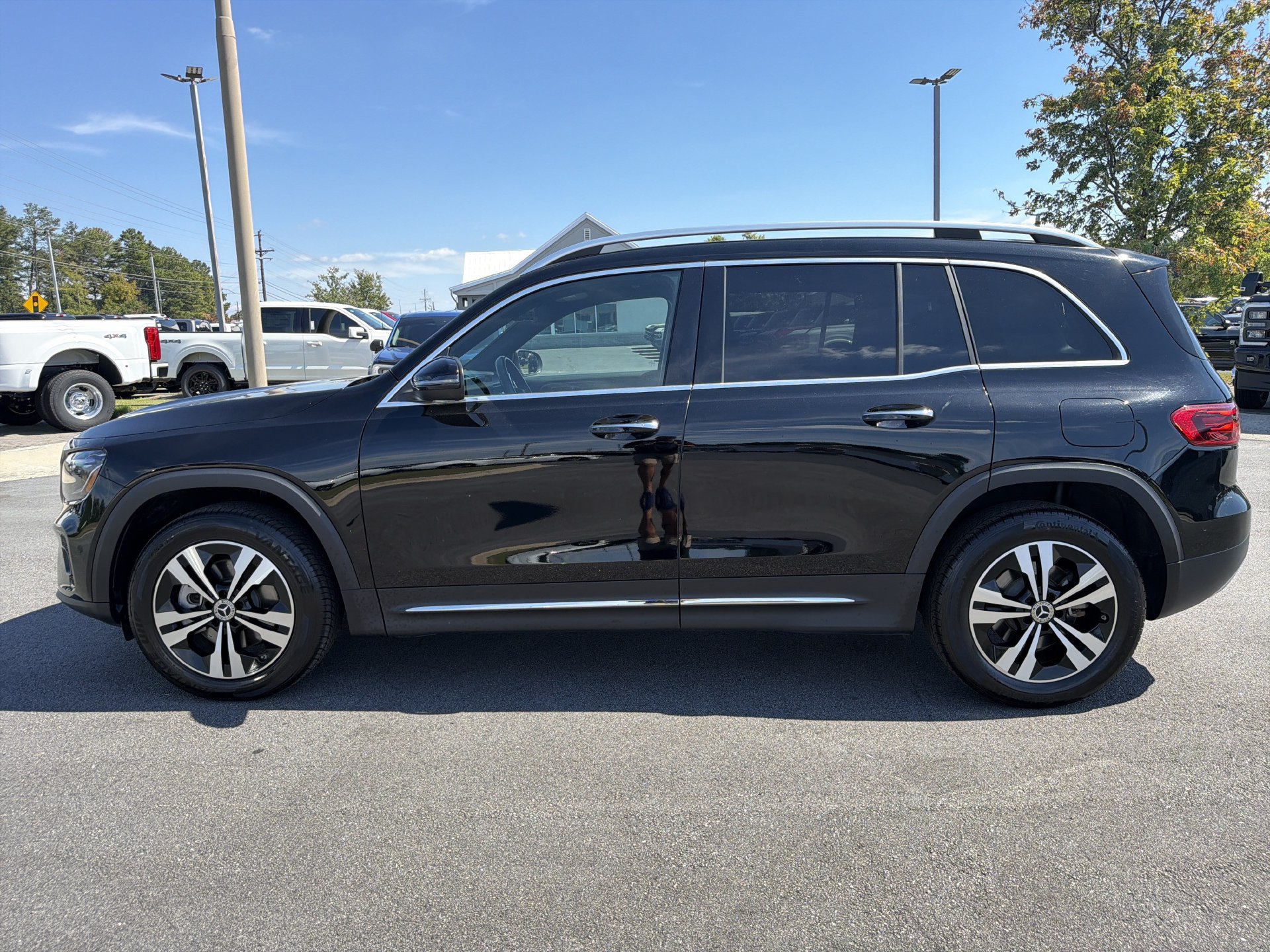 Used 2025 Mercedes-Benz GLB 250 image 24