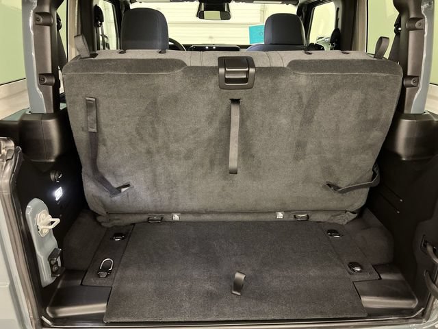 Used 2025 Jeep Wrangler Sport AWD/4WD image 20