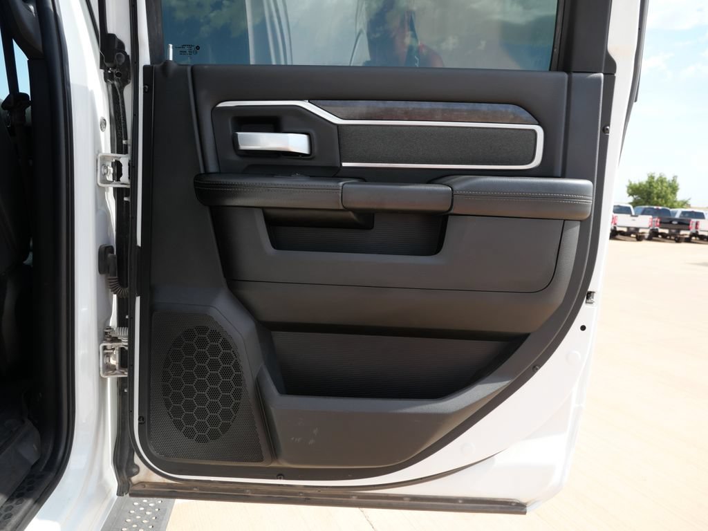 Used 2022 RAM 2500 Big Horn w/ Night Edition AWD/4WD image 11