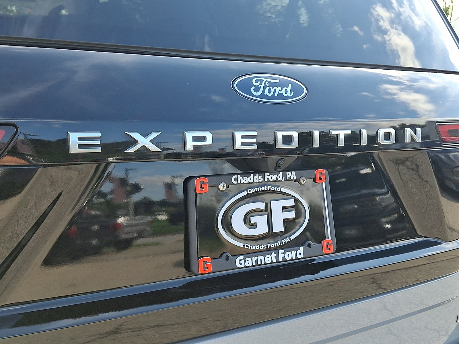 Certified 2025 Ford Expedition Max Platinum w/ Driver's Package AWD/4WD image 34