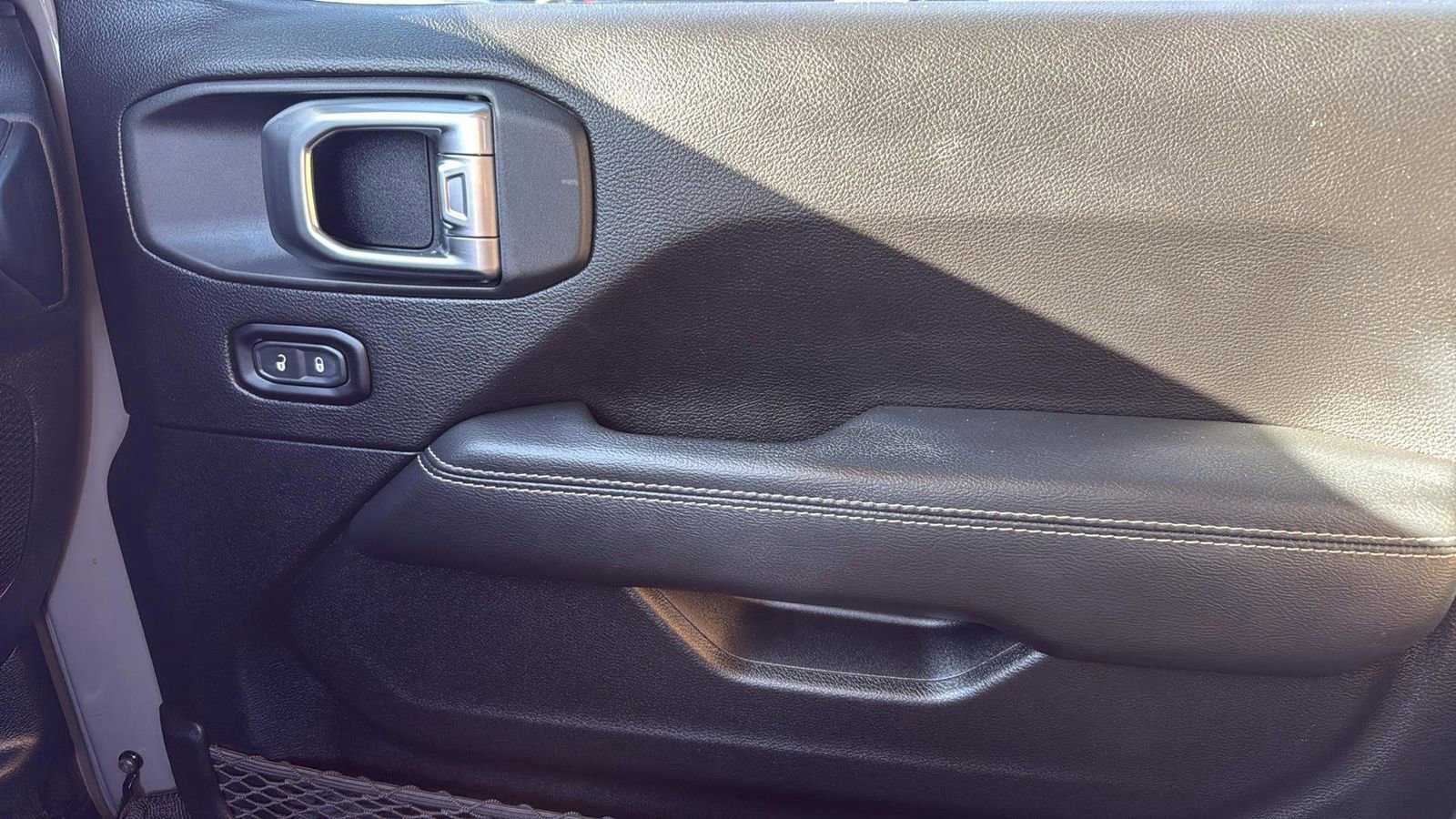 Used 2020 Jeep Gladiator Overland image 24