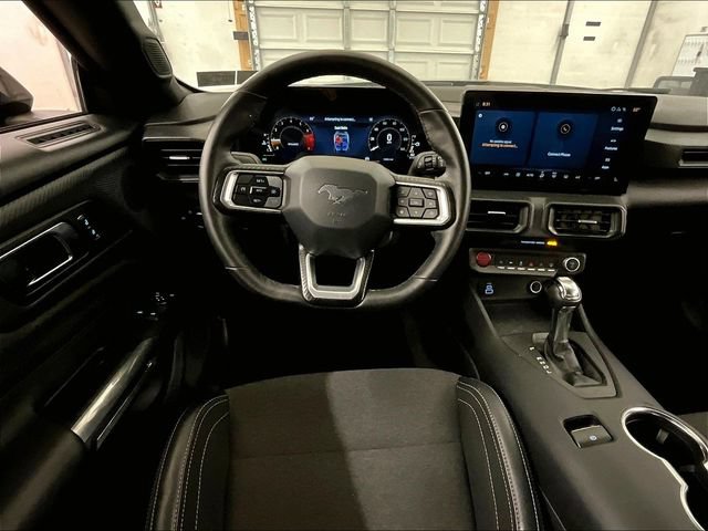 Certified 2025 Ford Mustang Coupe RWD image 5