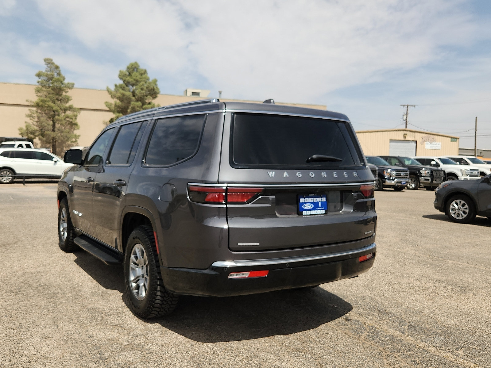 Used 2022 Jeep Wagoneer Series I w/ Convenience Group I AWD/4WD image 5