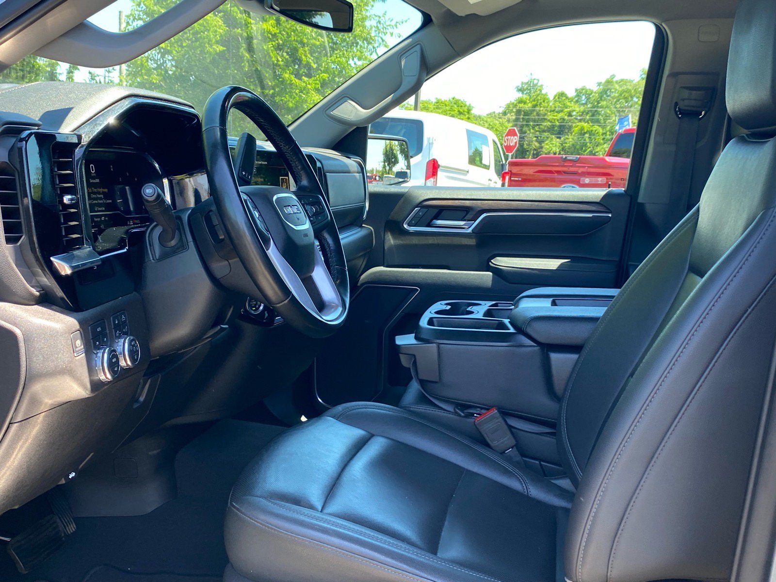 Used 2025 GMC Sierra 1500 SLT AWD/4WD image 18