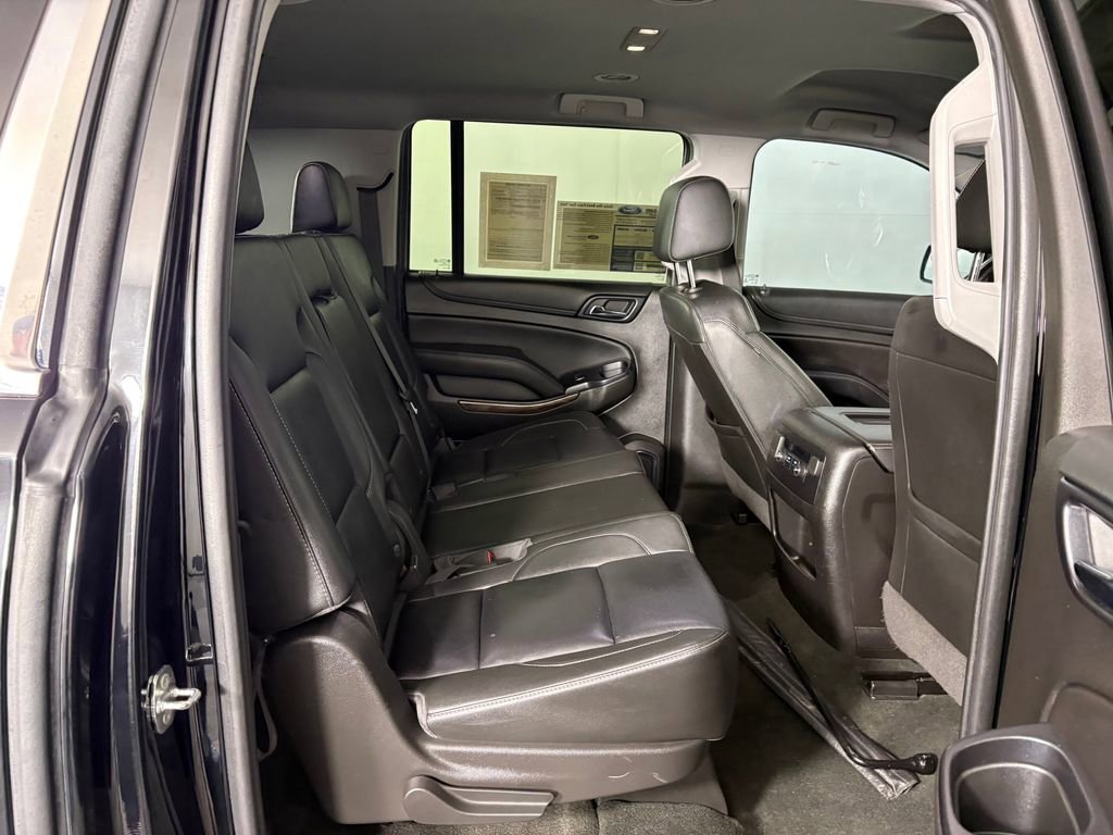 Used 2018 Chevrolet Suburban LT image 35