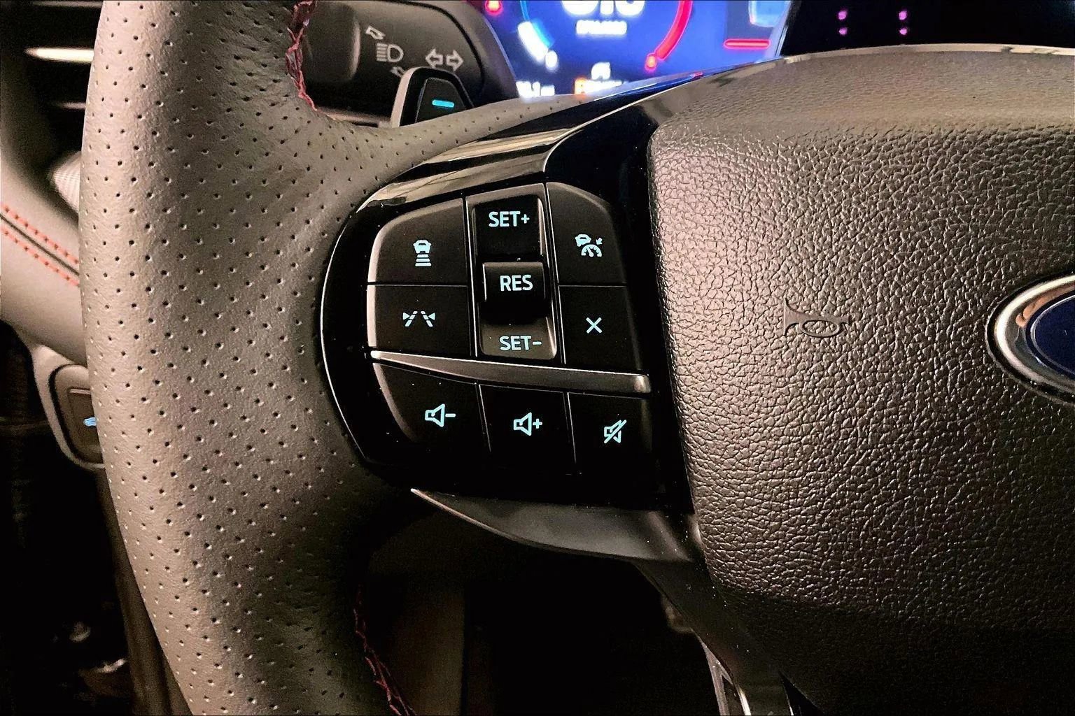 Certified 2025 Ford Explorer ST w/ Sun And Sound Package image 17