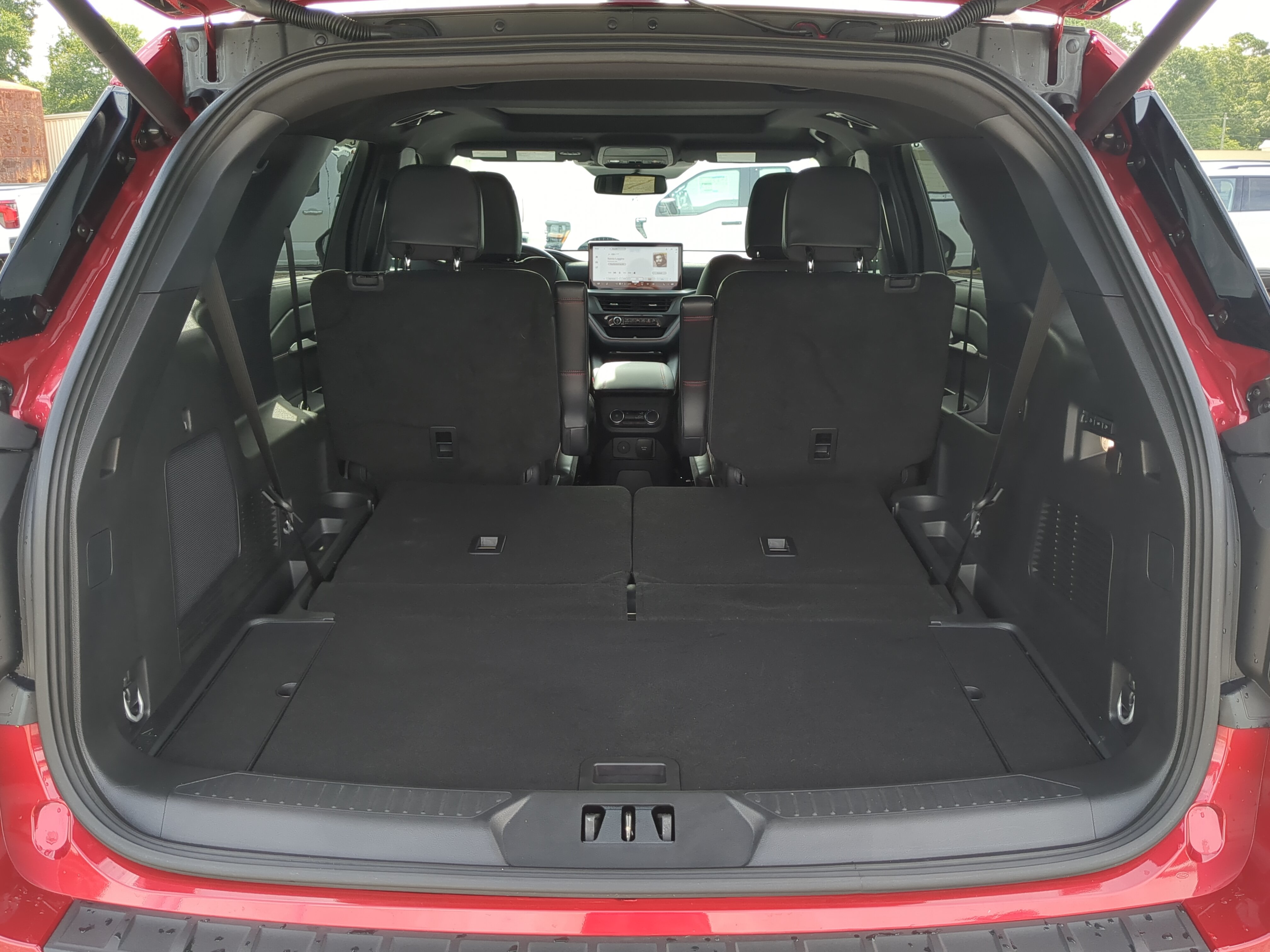 Certified 2025 Ford Explorer ST-Line w/ Premium Package AWD/4WD image 11