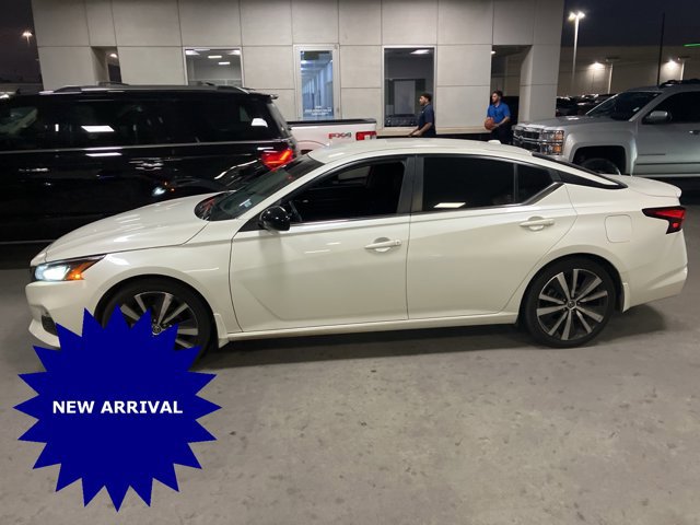 Used 2020 Nissan Altima 2.5 SR video 2