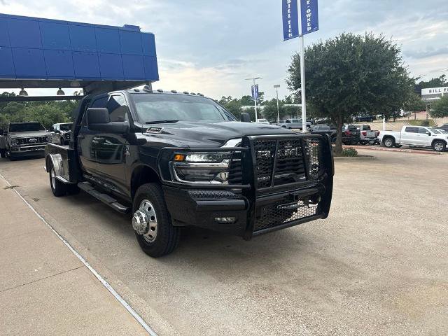 Used 2025 RAM 3500 Tradesman w/ Chrome Appearance Group AWD/4WD image 2