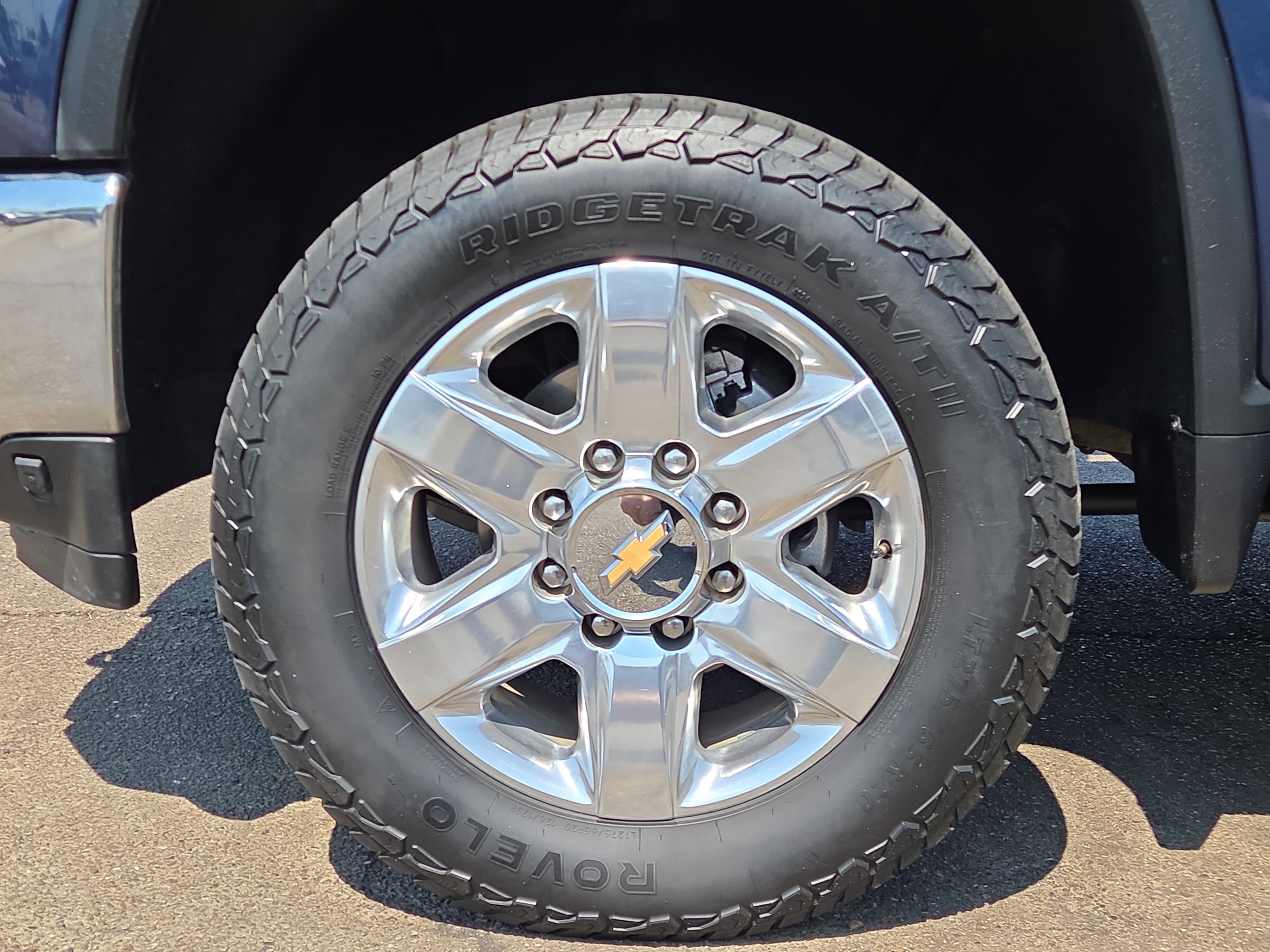 Used 2021 Chevrolet Silverado 2500 LTZ AWD/4WD image 9