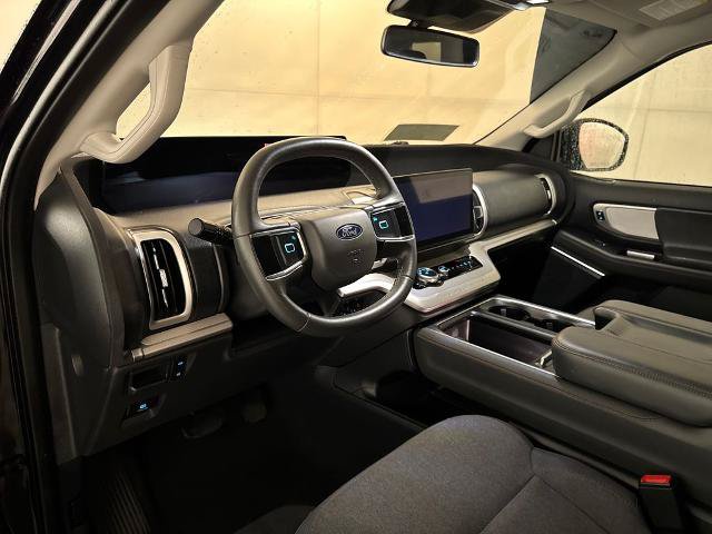 Certified 2025 Ford Expedition Max Active RWD image 5