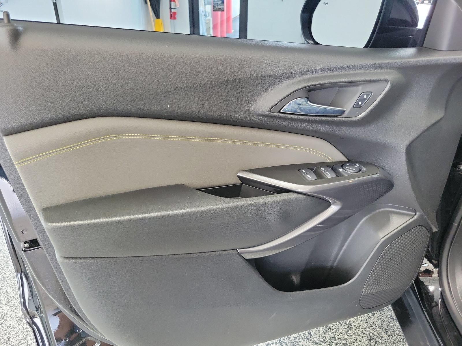 Used 2024 Chevrolet Trax ACTIV w/ Driver Confidence Package FWD image 6
