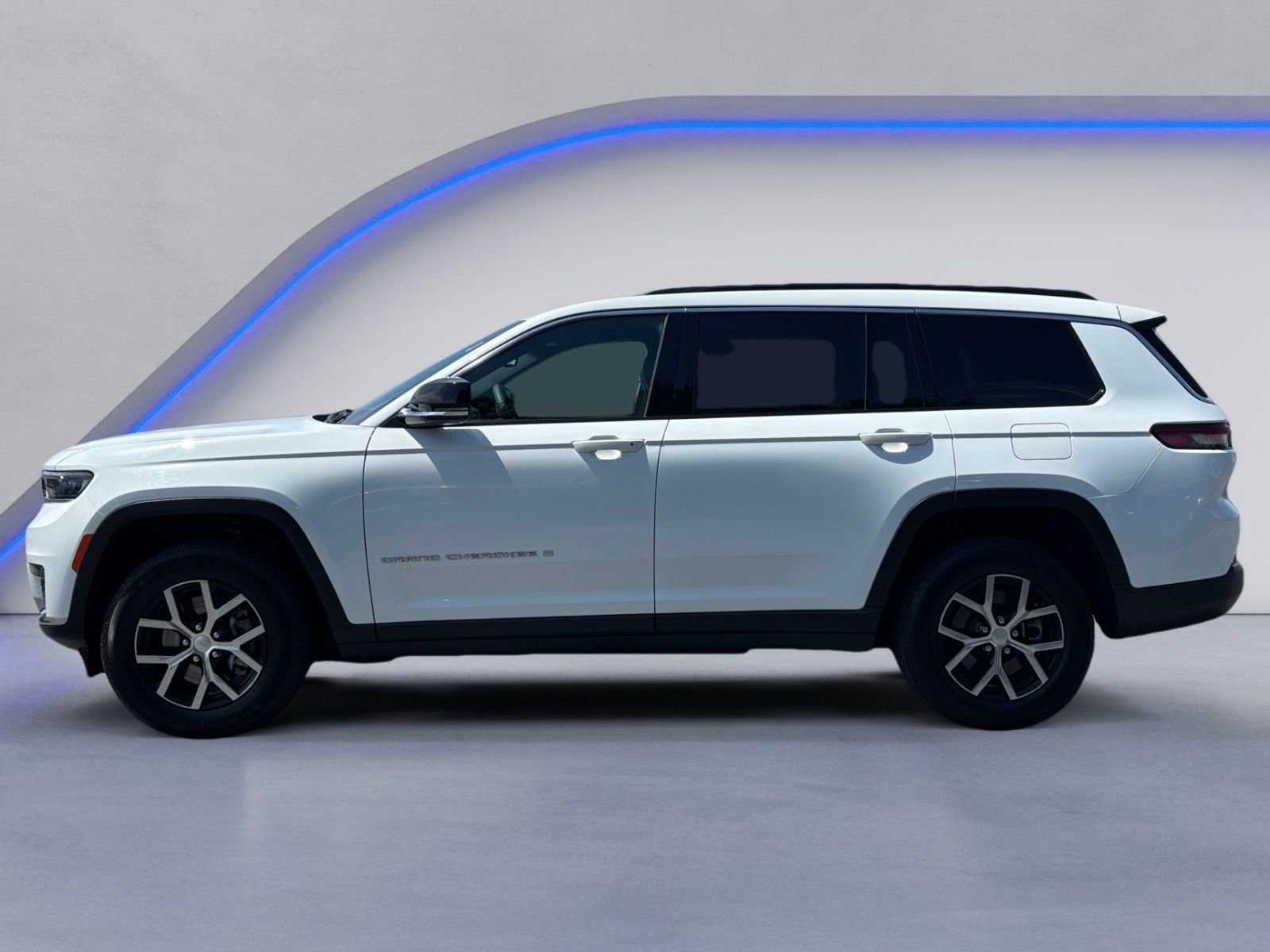 Used 2024 Jeep Grand Cherokee L Limited AWD/4WD image 13