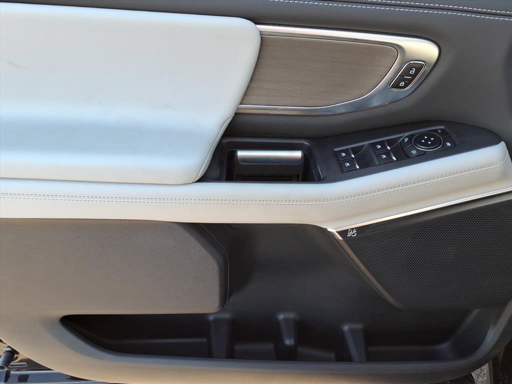 Certified 2025 Ford Expedition Max Platinum AWD/4WD image 9