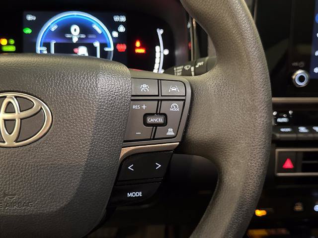 Used 2025 Toyota Camry LE w/ Convenience Package FWD image 21