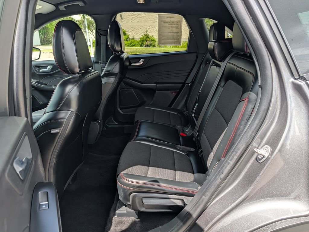 Certified 2025 Ford Escape ST-Line FWD image 24
