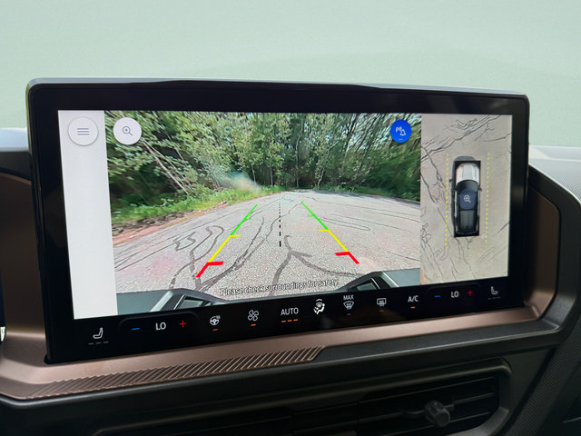 Certified 2025 Ford Bronco Sport Outer Banks w/ Outer Banks Tech Package+ AWD/4WD image 12