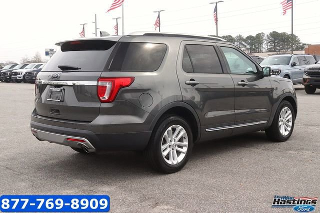 Certified 2017 Ford Explorer XLT w/ Equipment Group 201A image 3