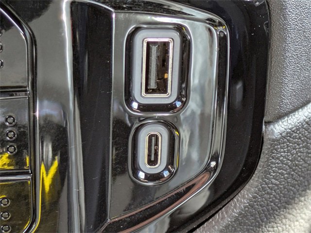 Used 2025 Chevrolet Silverado 1500 LTZ image 22