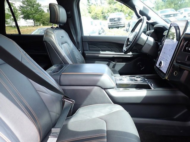 Certified 2022 Ford Expedition Max Platinum image 11