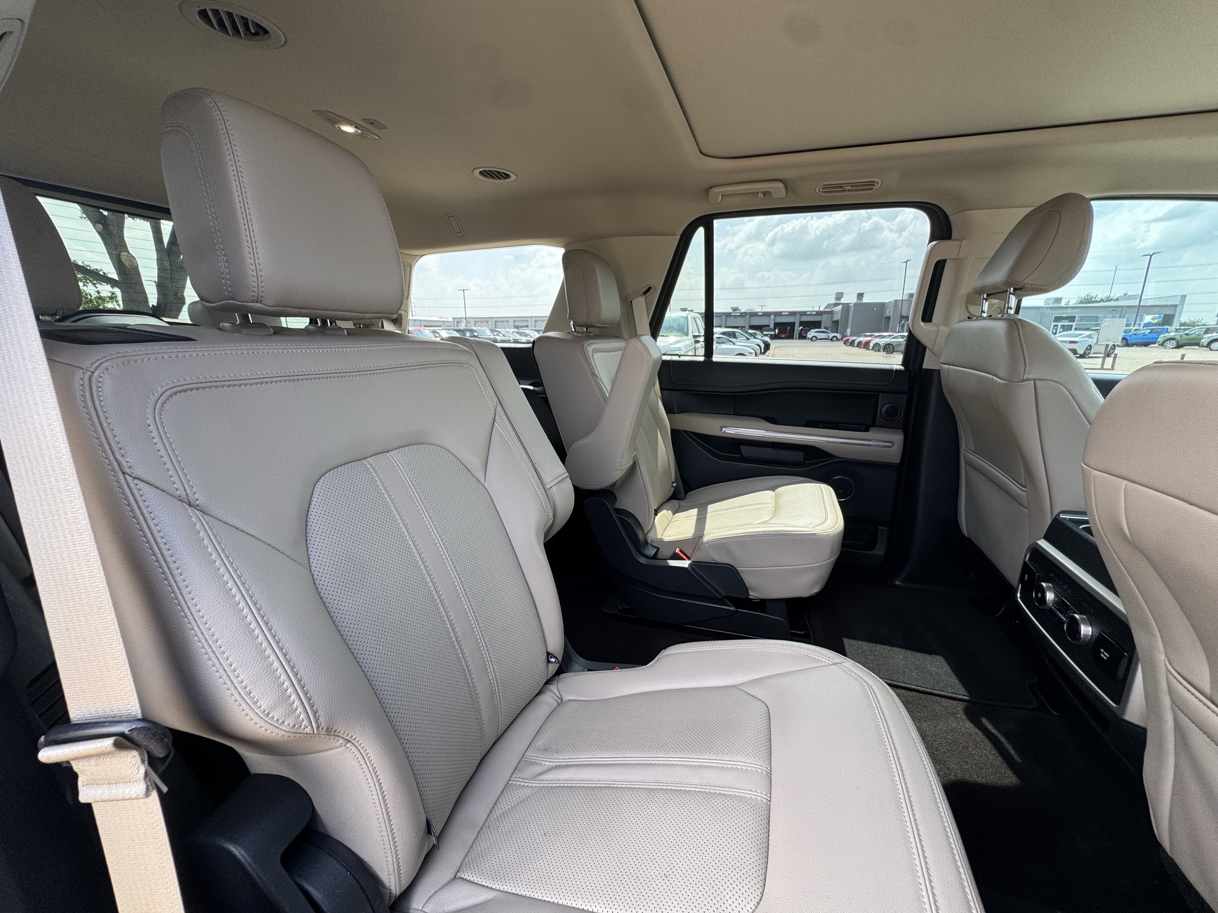 Certified 2023 Ford Expedition Limited RWD image 31