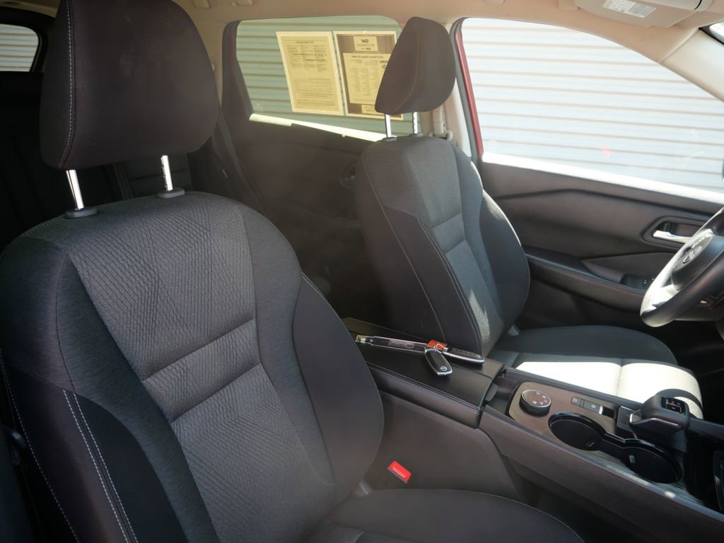 Used 2024 Nissan Rogue SV AWD/4WD image 21