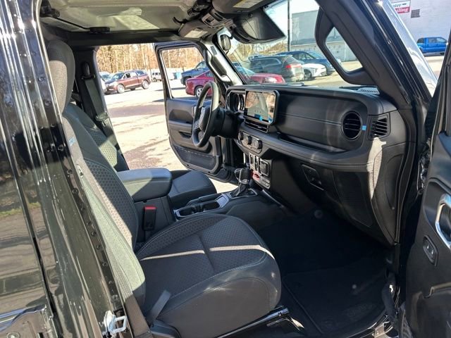 Used 2025 Jeep Wrangler Unlimited Rubicon 4xe w/ Safety Group AWD/4WD image 34
