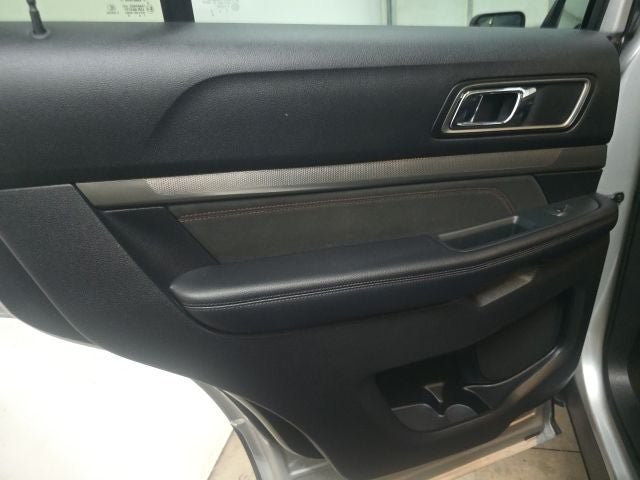 Certified 2018 Ford Explorer XLT w/ Equipment Group 202A FWD image 15