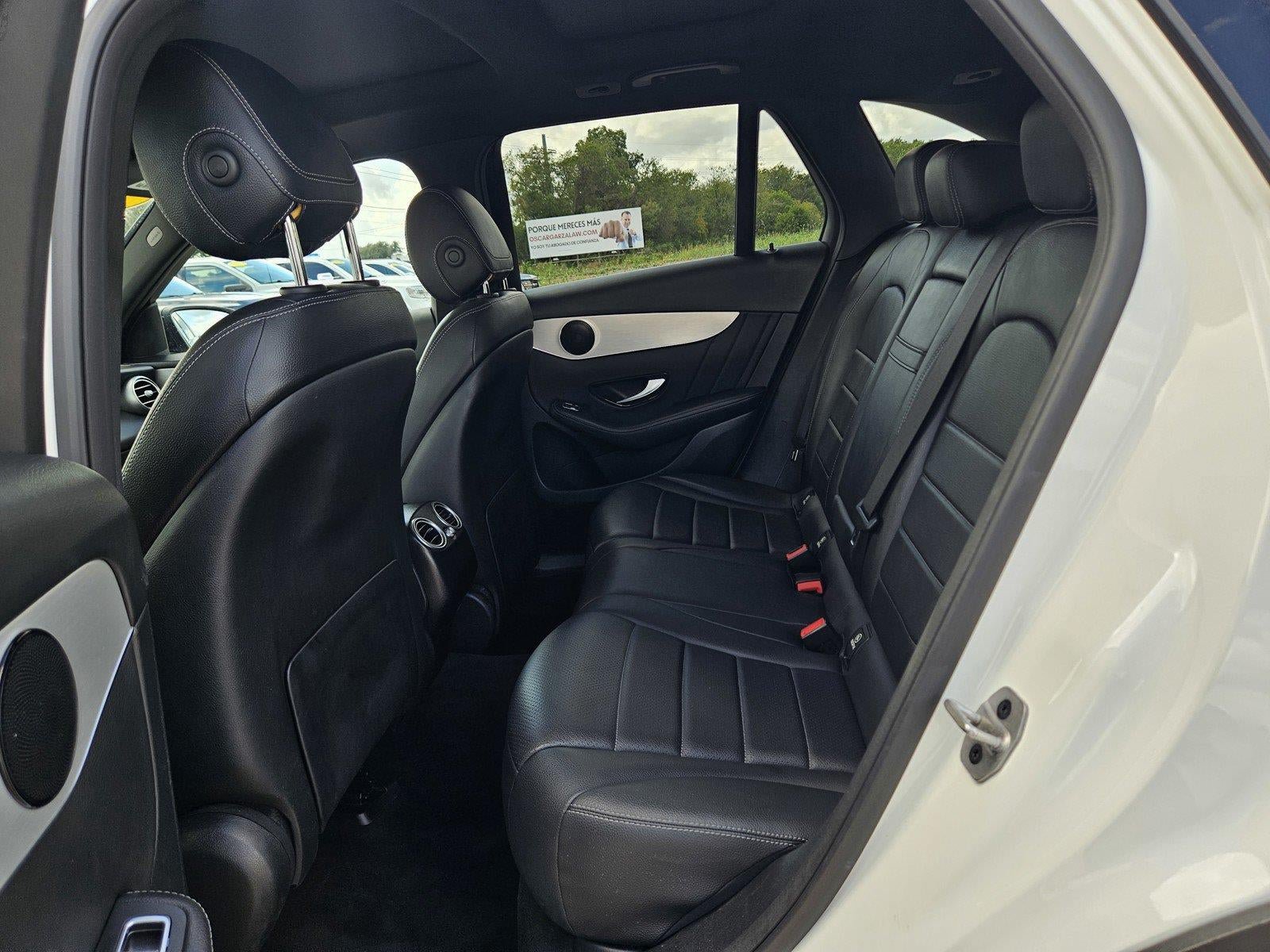 Used 2022 Mercedes-Benz GLC 300 w/ AMG Line image 9