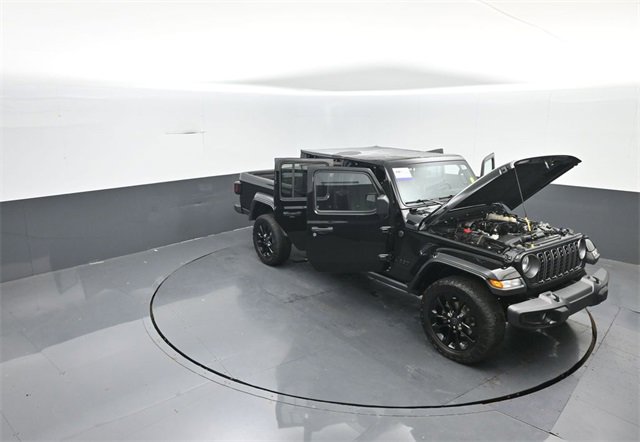 Used 2024 Jeep Gladiator Sport image 40