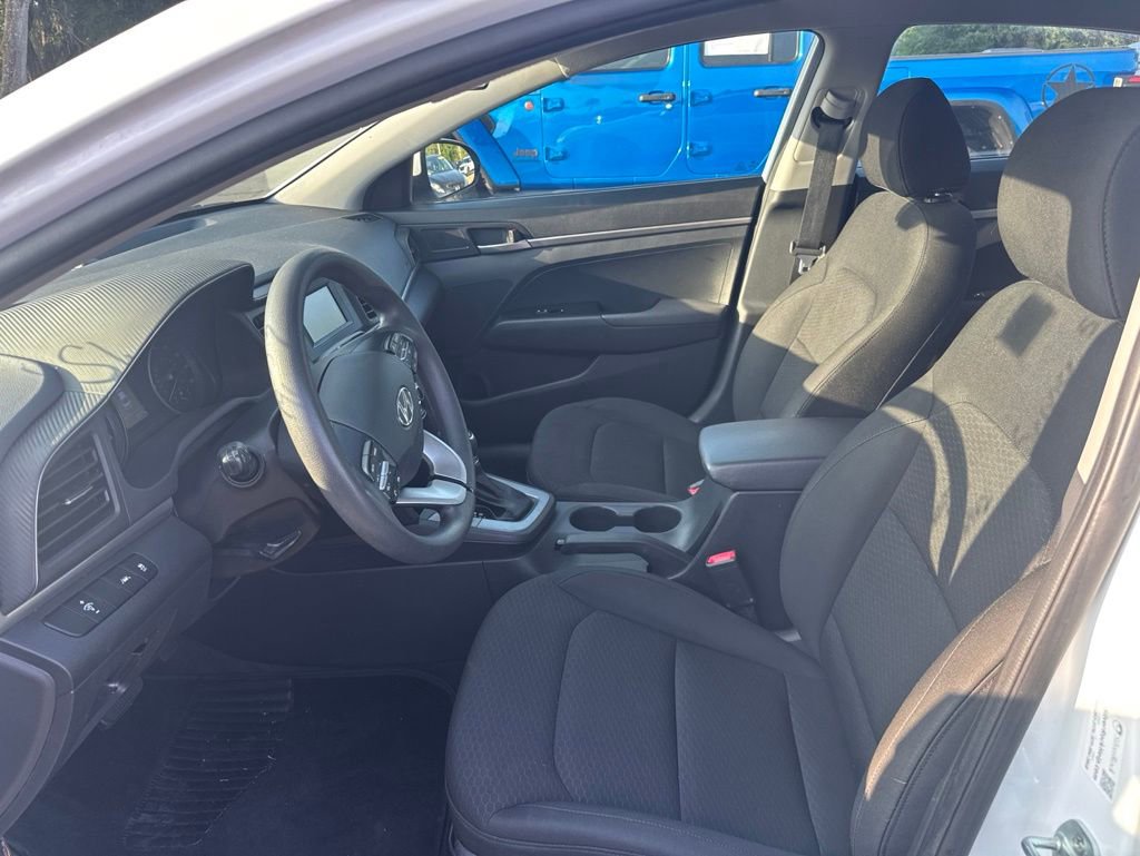 Used 2020 Hyundai Elantra SE w/ Cargo Package (C1) FWD image 6
