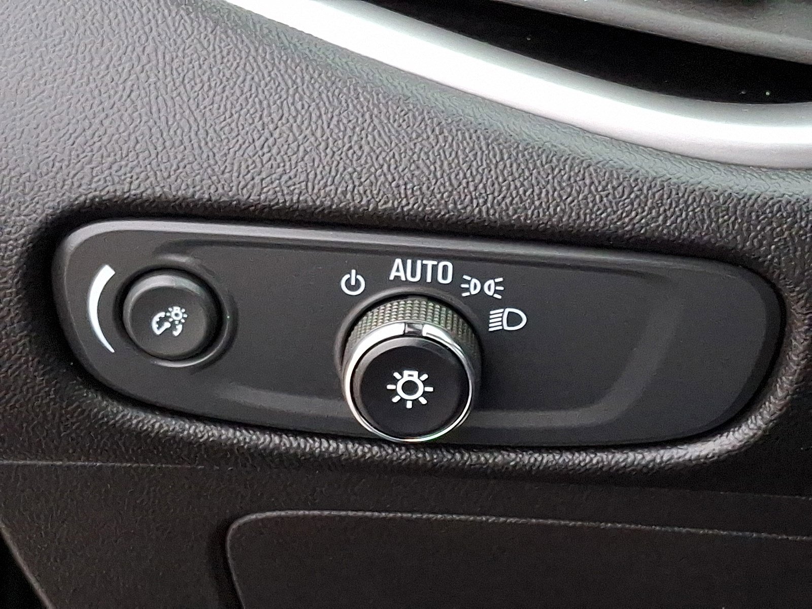 Used 2024 Chevrolet Malibu LT image 25