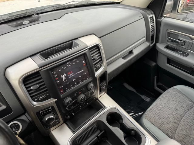 Used 2018 RAM 1500 SLT AWD/4WD image 25