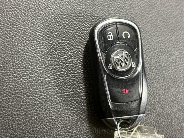 Used 2018 Buick Regal Essence w/ Driver Confidence Package #1 AWD/4WD image 40