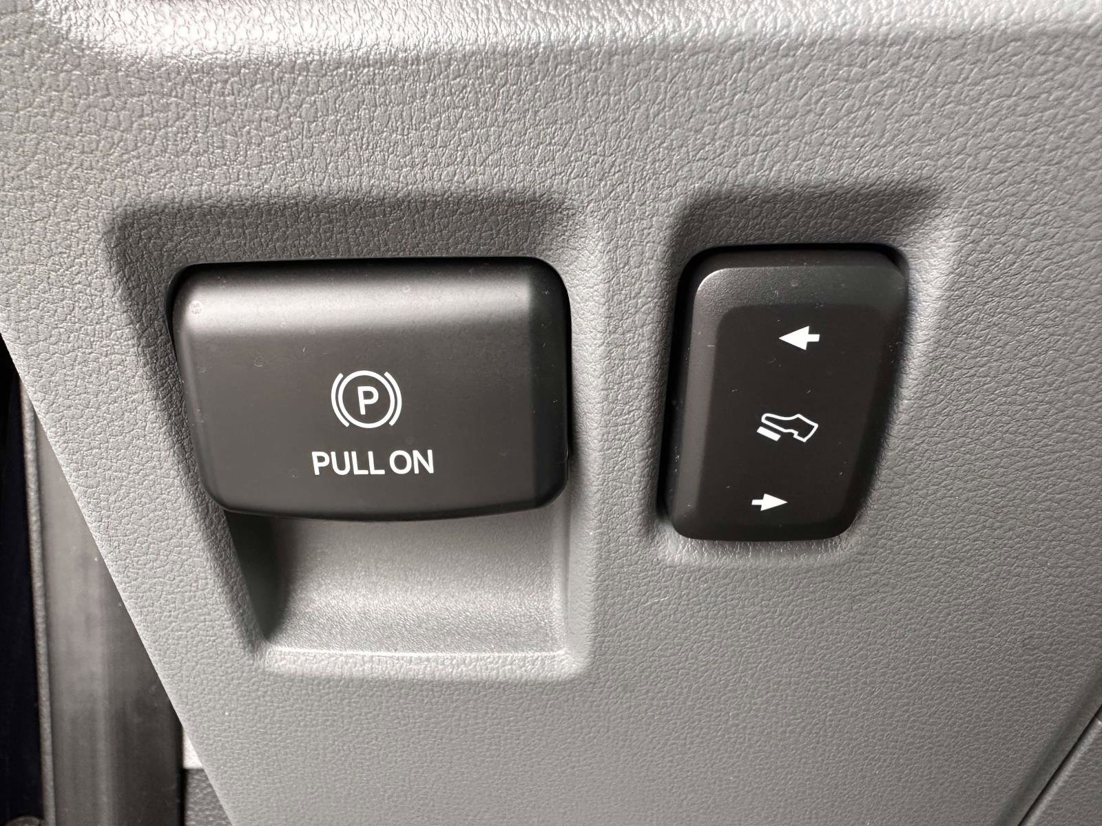 Certified 2023 Ford F150 Lariat w/ Equipment Group 502A High image 18