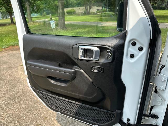 Used 2024 Jeep Wrangler Unlimited Rubicon AWD/4WD image 25