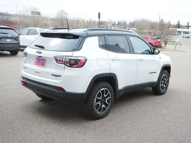 Used 2025 Jeep Compass Trailhawk AWD/4WD image 5