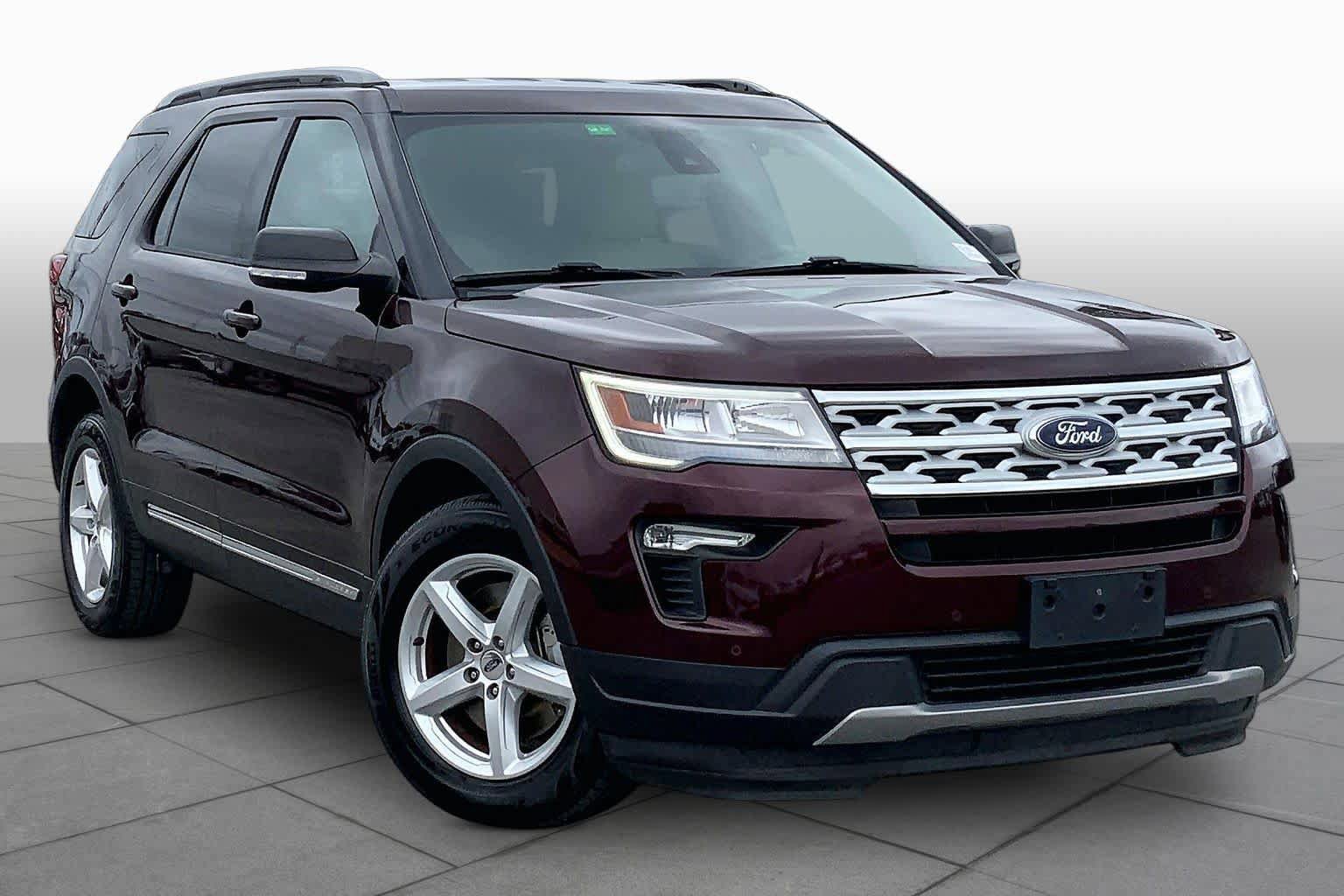 Certified 2019 Ford Explorer XLT w/ Equipment Group 202A FWD image 3