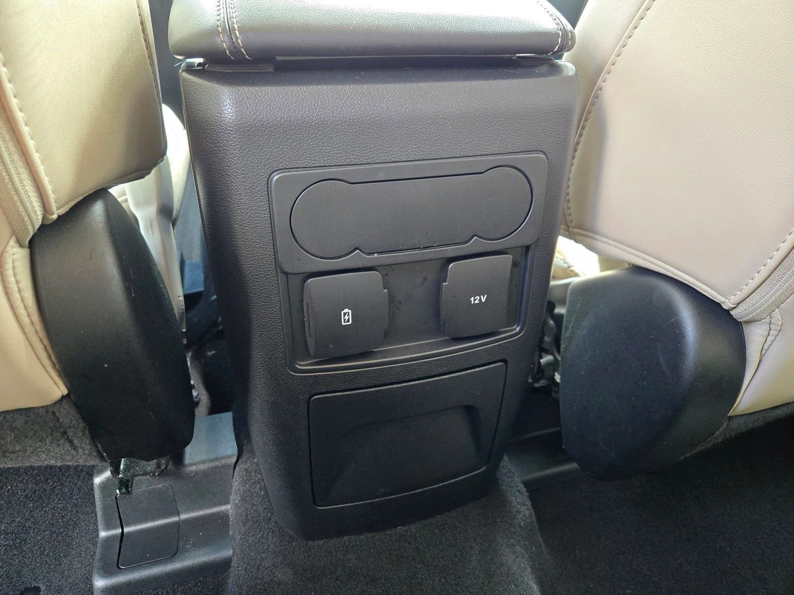 Certified 2024 Ford Explorer XLT w/ Equipment Group 202A AWD/4WD image 13