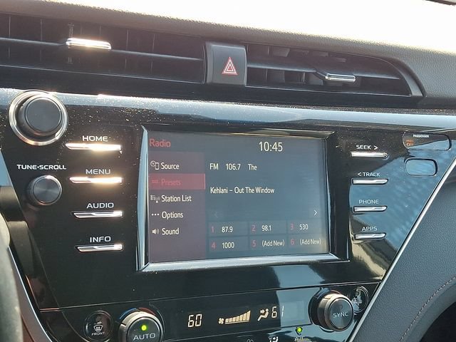 Used 2018 Toyota Camry XLE FWD image 17